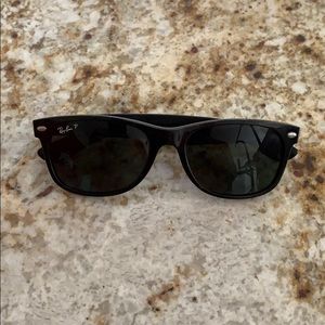 Ray-Ban Wayfarer Polarized Sunglasses